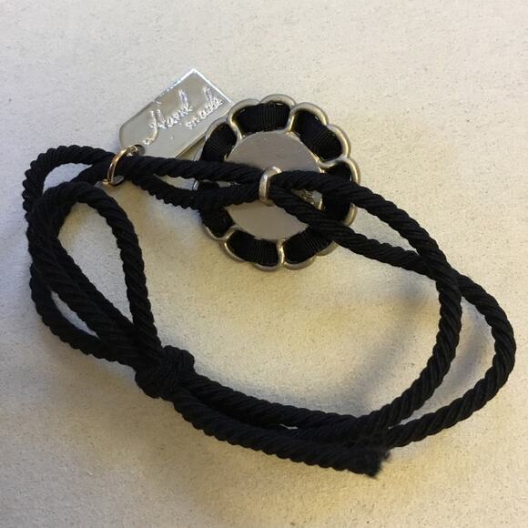 Black & Matte Gold Pearl Floret Detail Rope Hair Tie - Picture 5 of 6